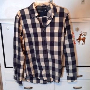 American Eagle Outfitters Mens Med. Vintage Fit Casual Button Down Shirt